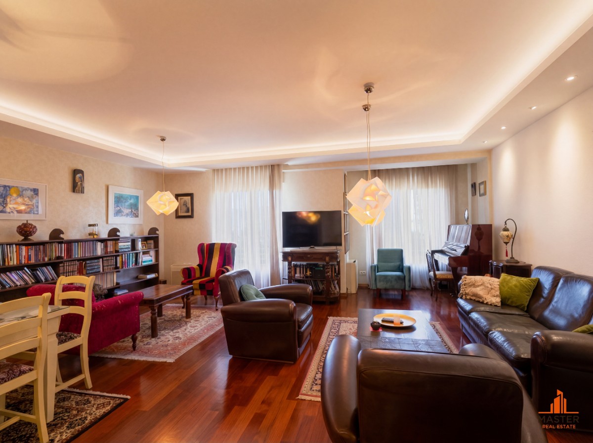 Izdaje se komforan jednosoban stan na bulevaru Sv. Petra Cetinjskog u Podgorici.